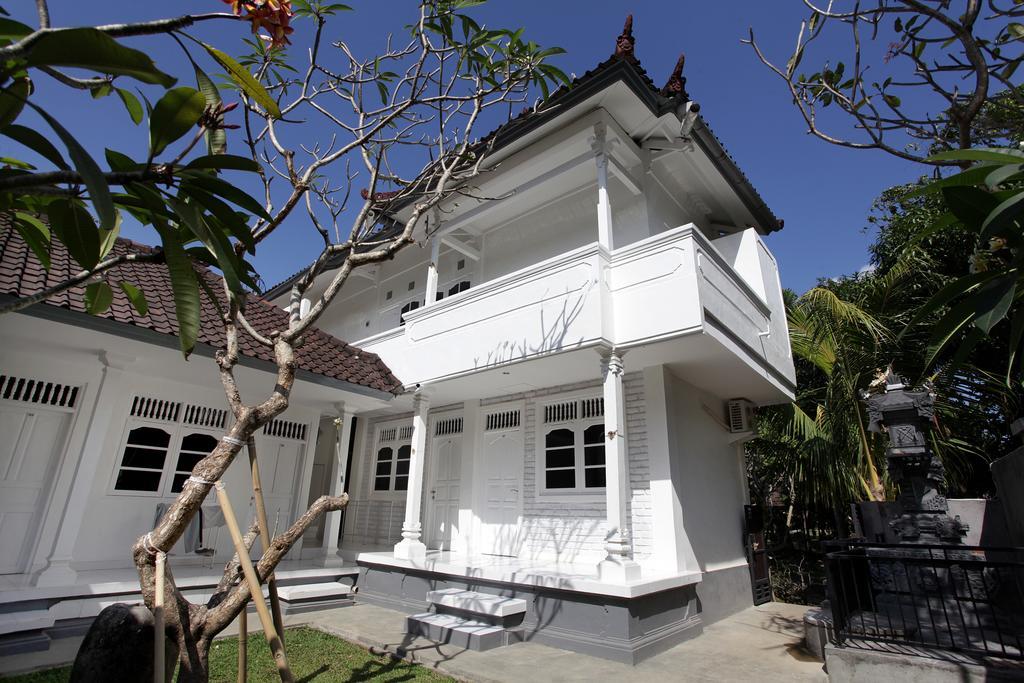 Matahari Inn Legian Exterior photo